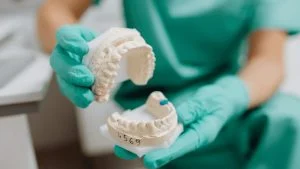 dental implant failure signs